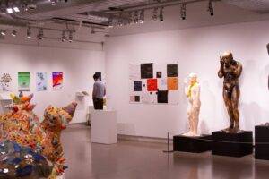 Uncurated, Uncontained